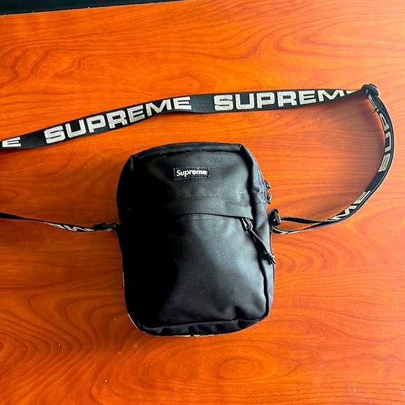 COPY - Supreme Shoulder Bag (SS18) Black - Picture 2 of 2